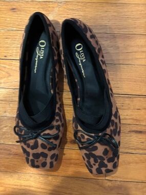 Olivia Ingram  Brown Leopard Ballet Flats with Black Trim